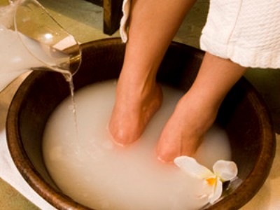 Лечение грибка ногтей ног уксусом при помощи ванночек