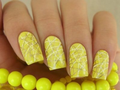Дизайн ногтей в желтом цвете
