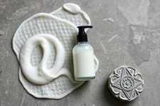 Лосьон-эксфолиатор для кожи: что это, как выбрать и как не навредить