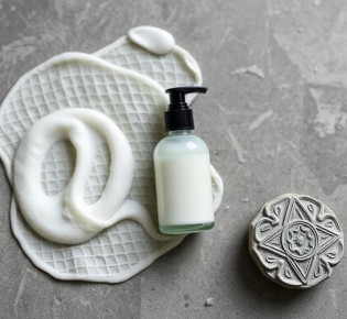 Лосьон-эксфолиатор для кожи: что это, как выбрать и как не навредить