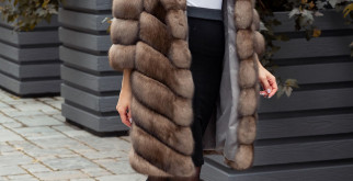 Как правильно повесить полки: на какой высоте и что учесть