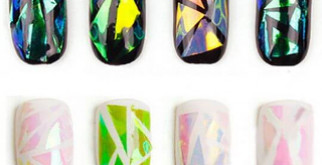 Битое стекло на ногтях: история дизайна и необходимые материалы для создания маникюра