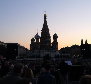 Лучшие спектакли Москвы: куда идти, что посмотреть и как не промахнуться