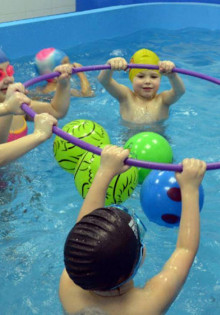 Польза занятий спортом для детей. Преимущества от занятий плаванием для развития ребенка, как научить ребенка плавать