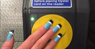 Дизайнер из Лондона предлагает оплачивать проезд маникюром