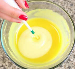 Nagellack richtig mischen und verdünnen: Die Kunst, perfekte Lacke selbst zu gestalten