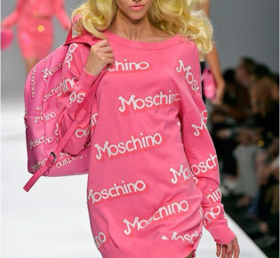 Одеяние Moschino: стиль, эксцентричность, смелость