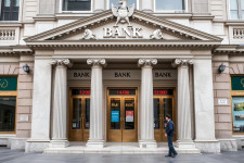 Курсы валют в банке: как понять, где выгодно менять и не терять на комиссии