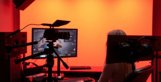 Работа для девушек в вебкам студиях: Как это устроено и что нужно знать