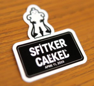 Когда наклейка лучше визитки. Простая логика узнаваемости