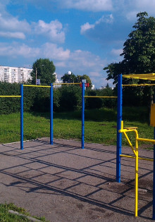 Как подобрать турники и спортивный комлексы для детской площадки?