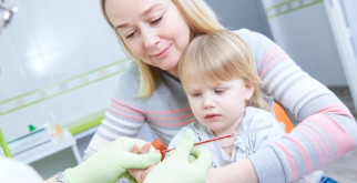 Как выбрать лабораторию для сдачи анализов на дому ребенку