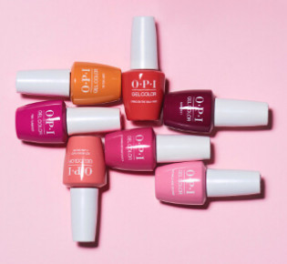 Новую линейку суперстойких лаков от OPI представила известный блоггер
